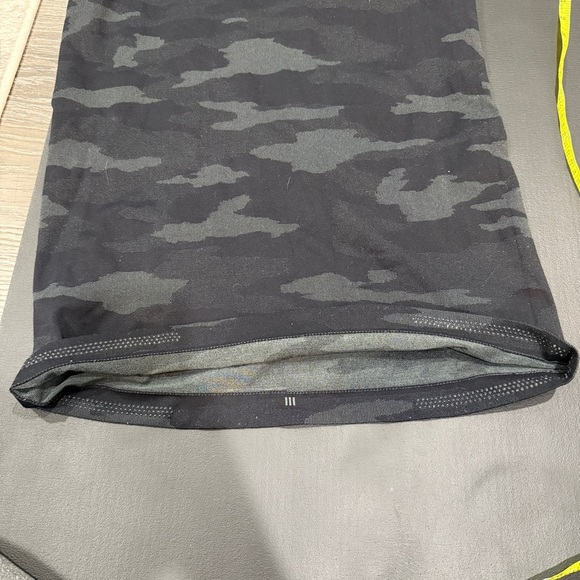 Athleta Black Camo Speedlight Tank - Picture 7 of 9